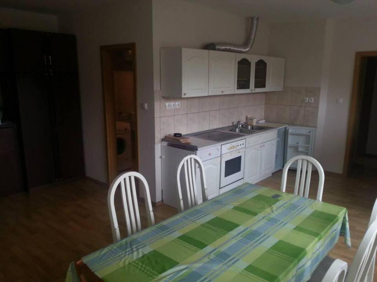 Sostanj Velenje Ravne Sobe Rooms Vrtacnik D O O Exterior photo